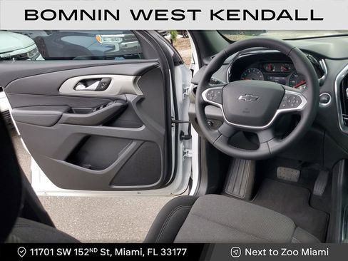 Used 2022 Chevrolet Traverse LT w/ Midnight/Sport Edition image 15