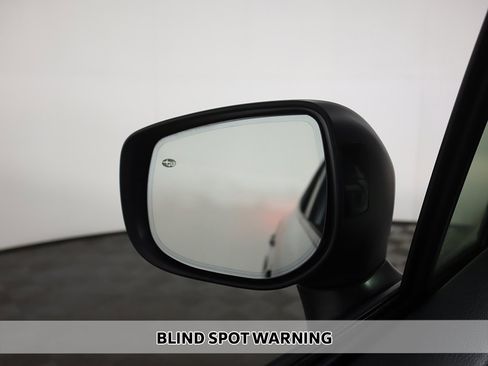 Used 2023 Subaru Crosstrek 2.0i Premium image 5