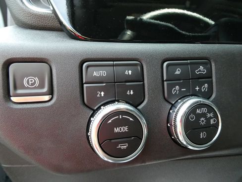 Certified 2024 GMC Sierra 2500 SLT AWD/4WD image 28
