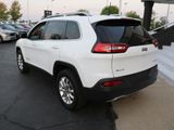 Used 2017 Jeep Cherokee Limited image 3