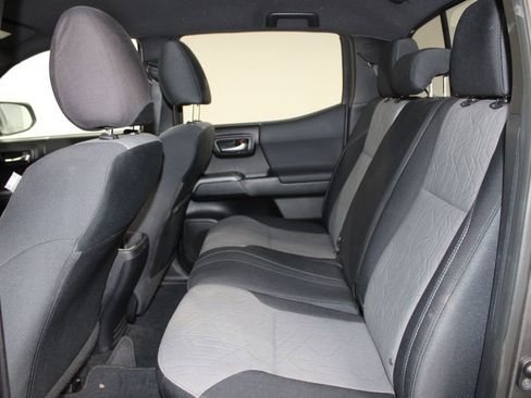 Used 2021 Toyota Tacoma TRD Off-Road image 19