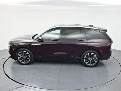 Used 2025 Lincoln Nautilus Reserve AWD/4WD image 48