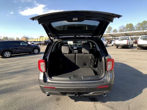 Used 2023 Ford Explorer XLT w/ Equipment Group 202A AWD/4WD image 25