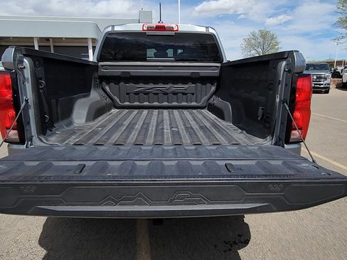 Used 2024 Chevrolet Colorado ZR2 w/ Technology Package AWD/4WD image 39