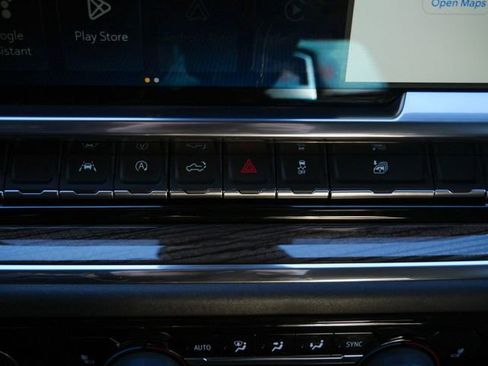 Used 2023 Chevrolet Silverado 1500 LT image 14