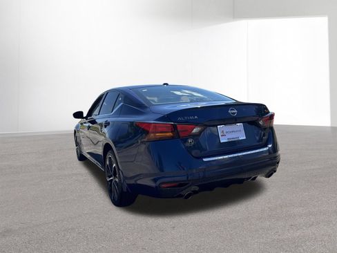Used 2023 Nissan Altima 2.5 SR w/ SR Premium Package AWD/4WD image 14
