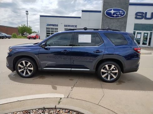 Used 2023 Honda Pilot Touring image 11