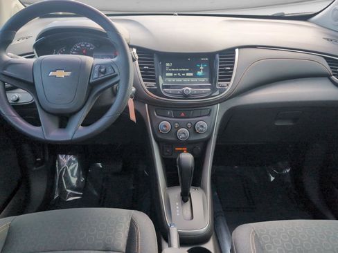 Used 2017 Chevrolet Trax LS FWD image 12