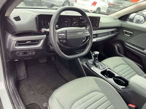 Used 2025 Kia K4 EX image 15