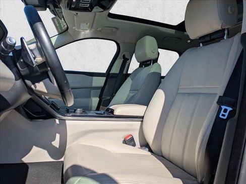 Used 2018 Land Rover Range Rover Velar R-Dynamic SE AWD/4WD image 17