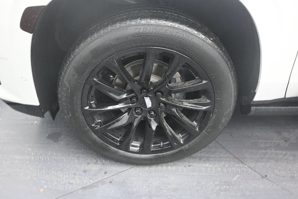 Used 2023 Cadillac Escalade Sport w/ LPO, ONYX Package AWD/4WD image 9