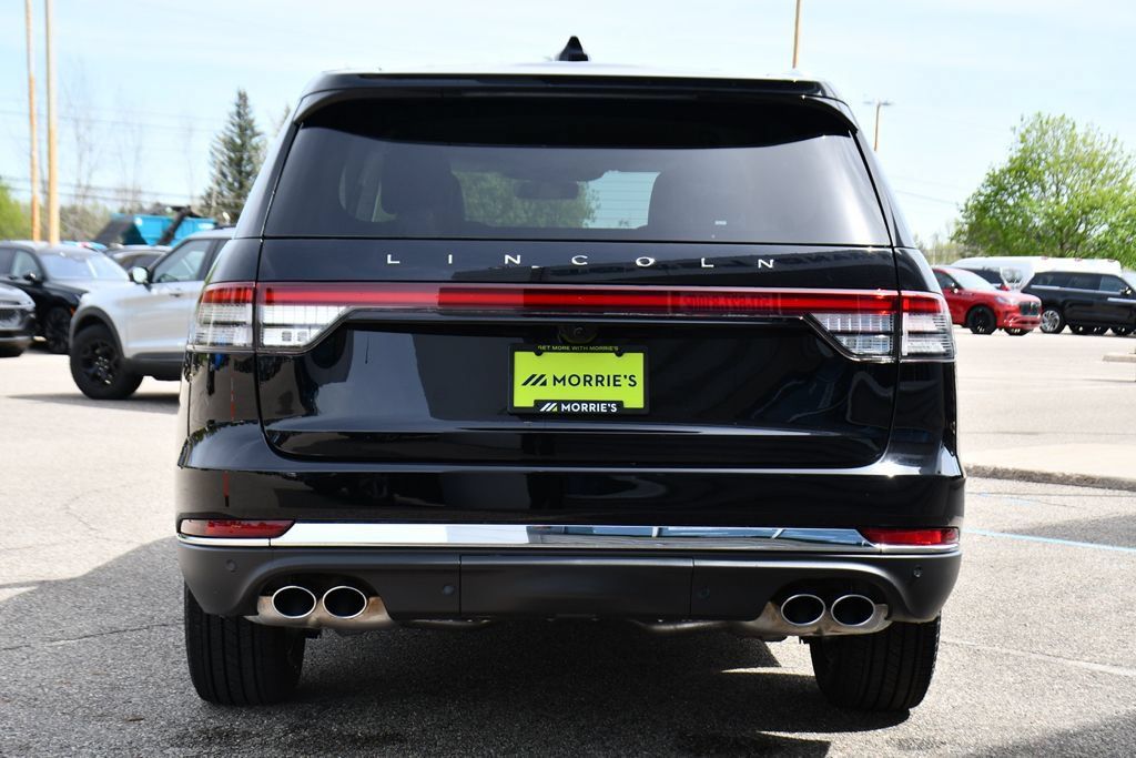 Used 2026 Lincoln Aviator AWD image 5