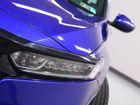 Used 2018 Honda Accord Sport image 9