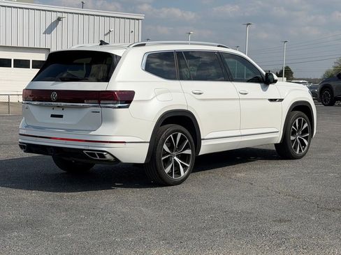 Used 2024 Volkswagen Atlas SEL Premium R-Line image 5