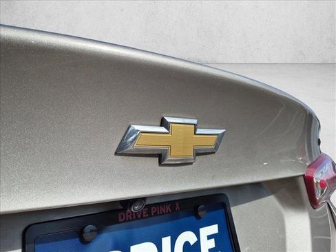 Used 2022 Chevrolet Malibu LT FWD image 13