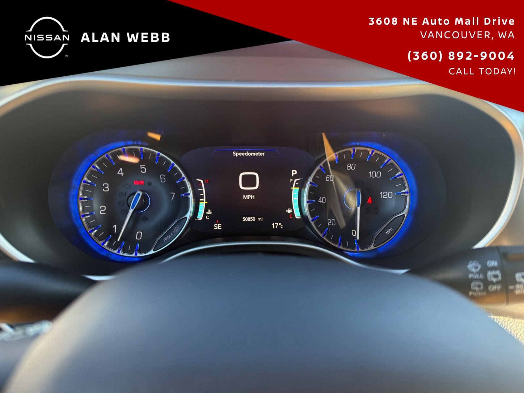 Used 2023 Chrysler Pacifica Touring-L FWD image 16