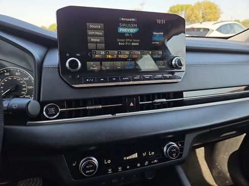 Used 2024 Mitsubishi Outlander SE FWD image 22