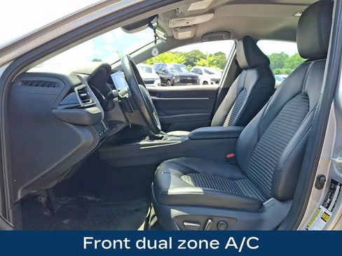 Used 2024 Toyota Camry SE FWD image 2