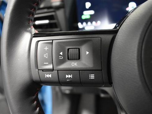 Certified 2025 Nissan Kicks SR image 24