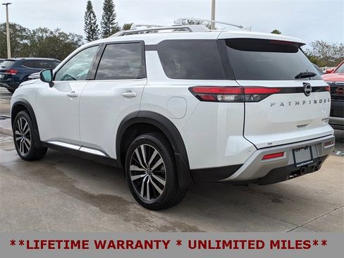 Used 2025 Nissan Pathfinder Platinum w/ Cargo Package image 8