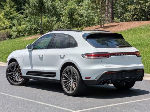 Certified 2025 Porsche Macan S AWD/4WD image 3