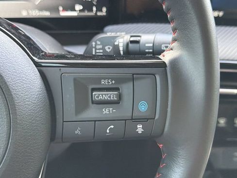 Used 2025 Nissan Kicks SR FWD image 23