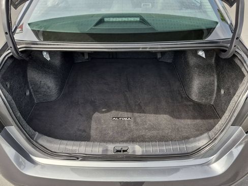 Used 2025 Nissan Altima 2.5 SR FWD image 29
