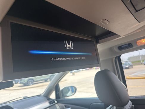 Used 2016 Honda Odyssey Touring Elite image 12