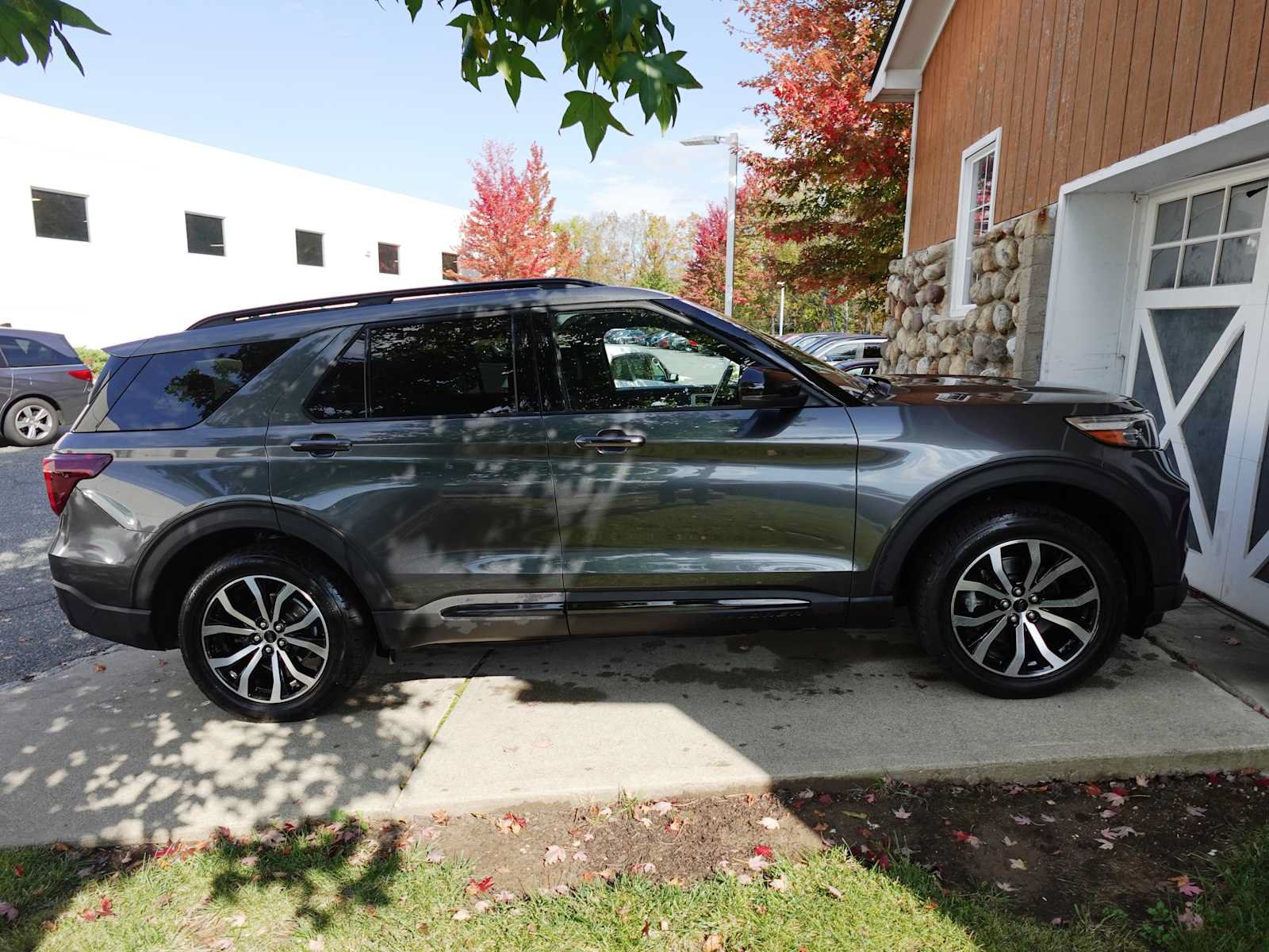 Used 2020 Ford Explorer ST w/ Premium Technology Package AWD/4WD image 8