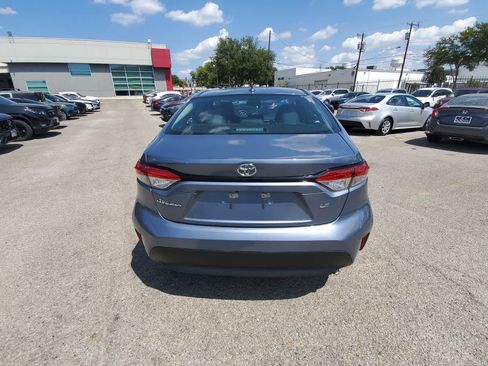 Used 2025 Toyota Corolla LE FWD image 5