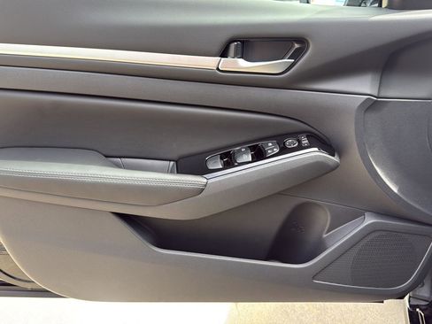 New 2025 Nissan Altima 2.5 SL image 12