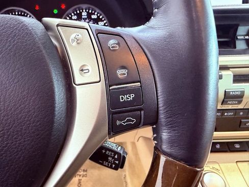 Used 2015 Lexus ES 350 w/ Ultra Luxury Package image 23