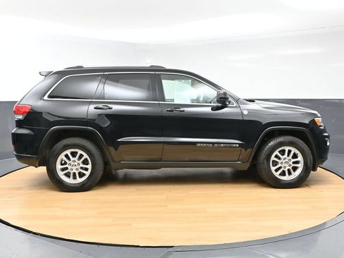 Used 2018 Jeep Grand Cherokee Laredo AWD/4WD image 8