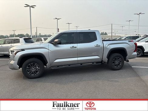 Used 2025 Toyota Tundra SR5 w/ SX Package AWD/4WD image 15