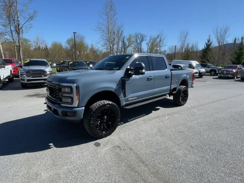 Used 2023 Ford F250 Lariat w/ Lariat Ultimate Package image 4