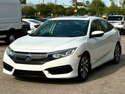Used 2017 Honda Civic EX image 3