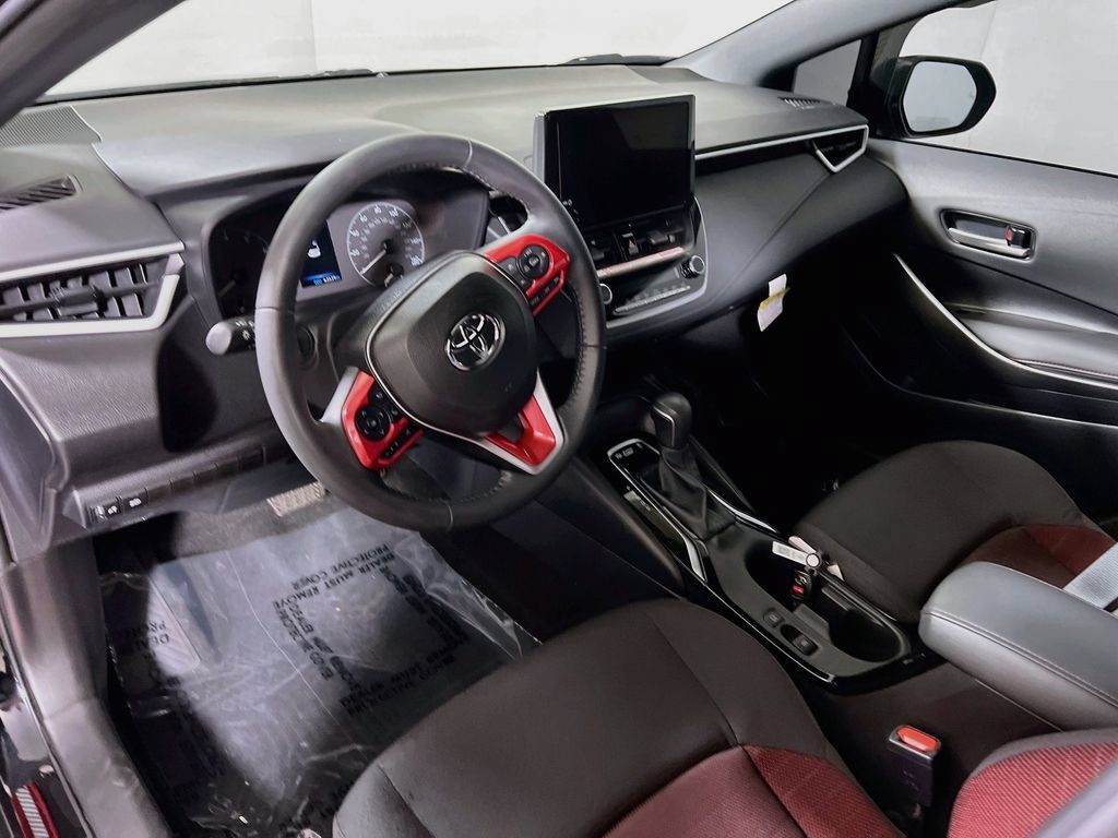 Certified 2025 Toyota Corolla SE FWD image 9