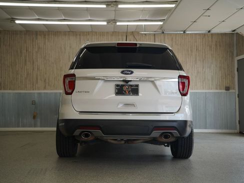 Used 2019 Ford Explorer Limited w/ Ford Safe & Smart Package AWD/4WD image 8