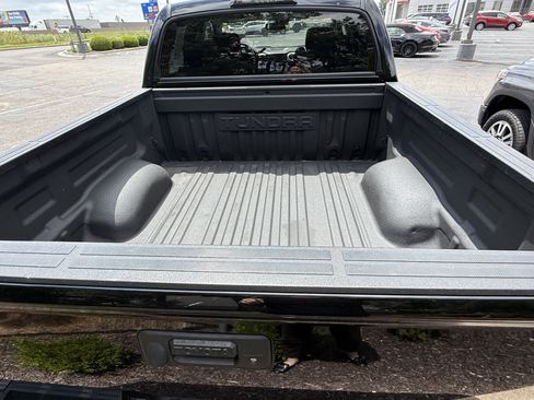Certified 2019 Toyota Tundra SR5 AWD/4WD image 17