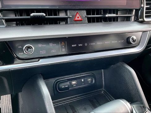 Used 2023 Kia Sportage SX image 22