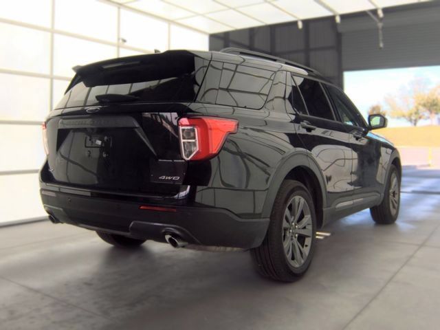 Used 2024 Ford Explorer XLT w/ Equipment Group 202A AWD/4WD image 6