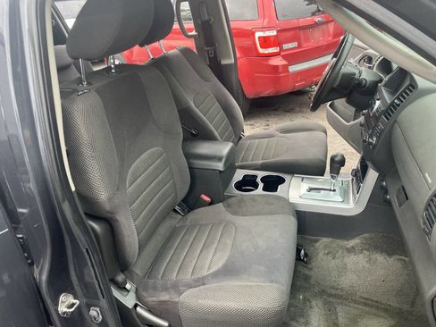 Used 2011 Nissan Pathfinder SV AWD/4WD image 34