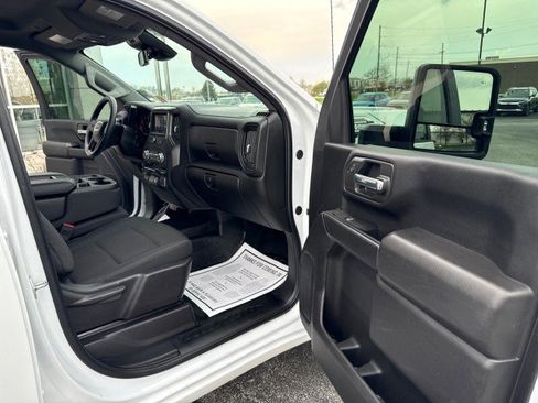 Used 2025 GMC Sierra 2500 Pro w/ 1SA Pro Safety Plus Package image 28