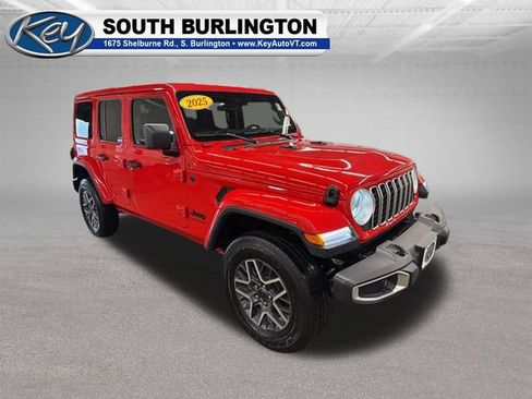 Used 2025 Jeep Wrangler Unlimited Sahara AWD/4WD image 8