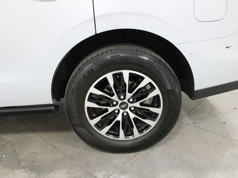 Used 2025 Ford Expedition Platinum image 44