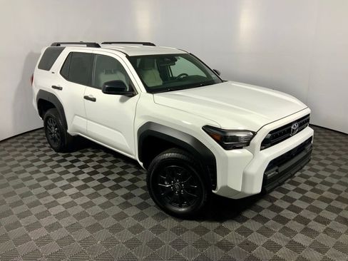 Used 2025 Toyota 4Runner SR5 AWD/4WD image 5