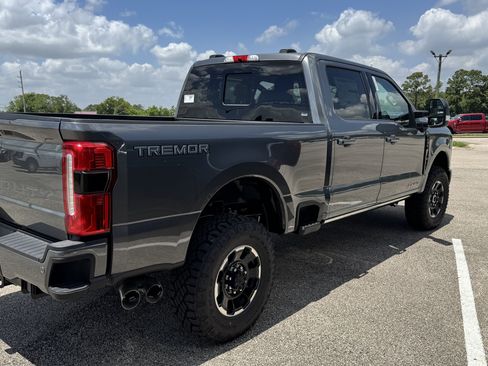 New 2026 Ford F250 Lariat w/ Tremor Off-Road Package AWD/4WD image 3