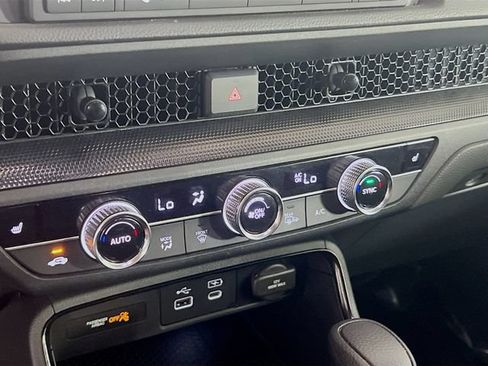 Used 2025 Honda CR-V EX image 12
