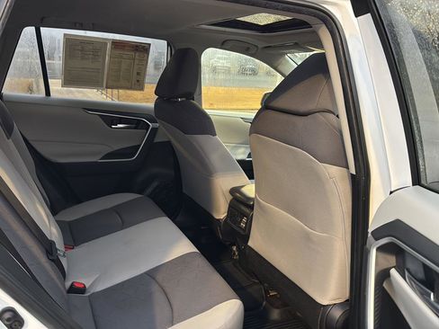 Used 2019 Toyota RAV4 XLE image 11