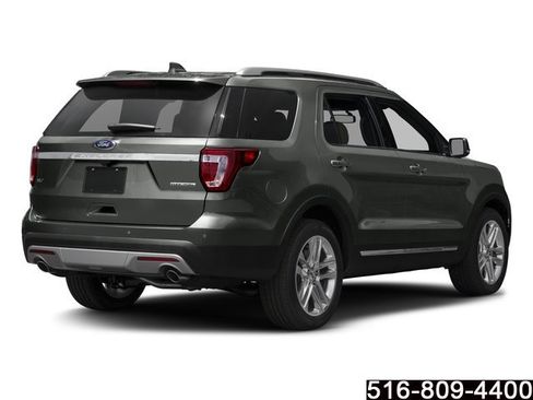 Used 2017 Ford Explorer XLT w/ Equipment Group 202A AWD/4WD image 2